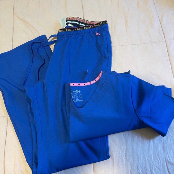 HeartSoul Scrub Set - Picture 1 of 3